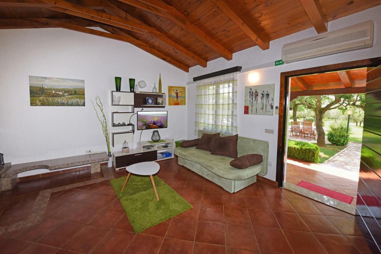 Holiday Home Sergo Πόρετς Εξωτερικό φωτογραφία